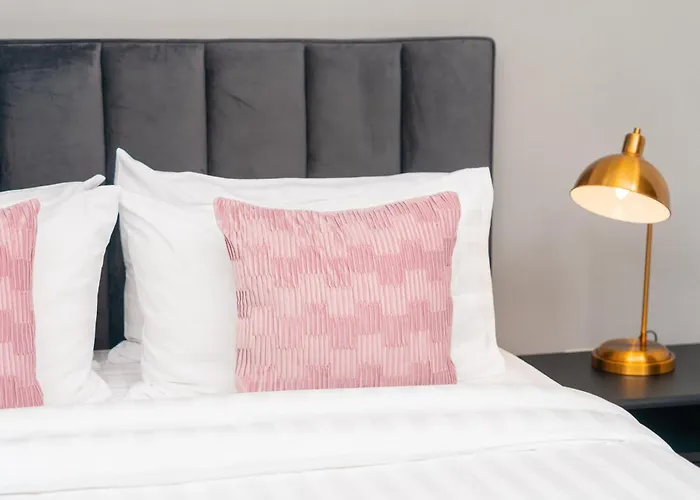 Prime Retreats - 29 Emaar Boulevard Downtown Dubai