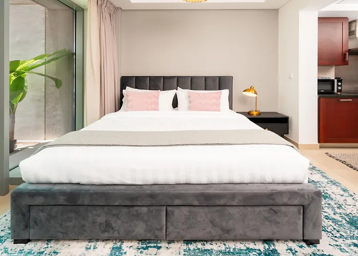 Prime Retreats - 29 Emaar Boulevard Downtown Dubai